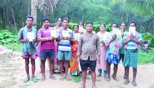 'రియల్‌'వ్యాపారులకు పట్టాలు రద్దు చేయాలి