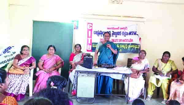 అంగన్‌వాడీ వర్కర్లకు గ్రాడ్యూటీ చెల్లించాలి