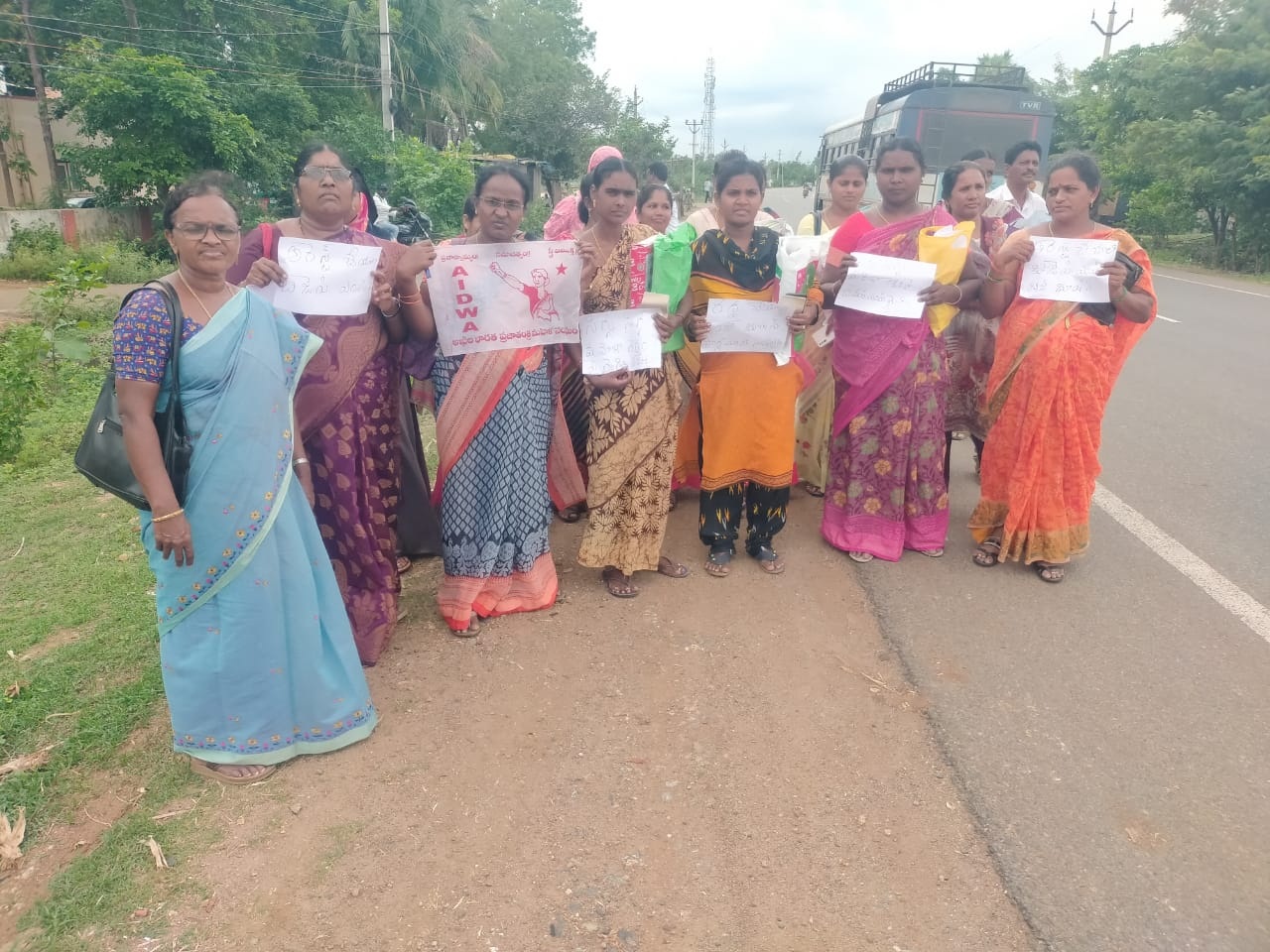 బ్రిజ్‌భూషణ్‌ను అరెస్ట్‌ చేయాలని నిరసన