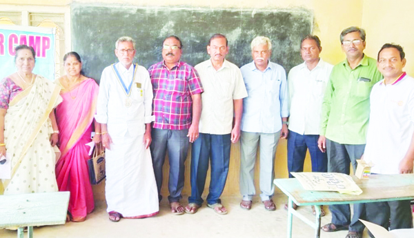 విద్యార్థులు సామాజిక దృక్పథం అలవరచుకోవాలి