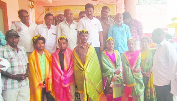 విద్యార్థులకు విశ్వబ్రాహ్మణ సంఘం అభినందన