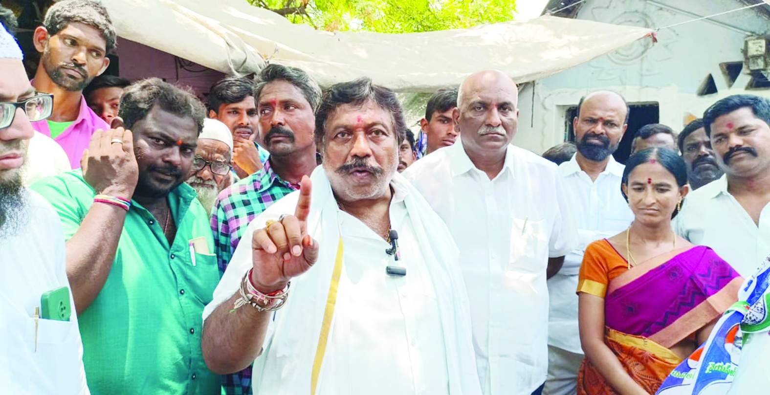 మాట్లాడుతున్న ఎమ్మెల్యే సాయి ప్రసాద్‌ రెడ్డి