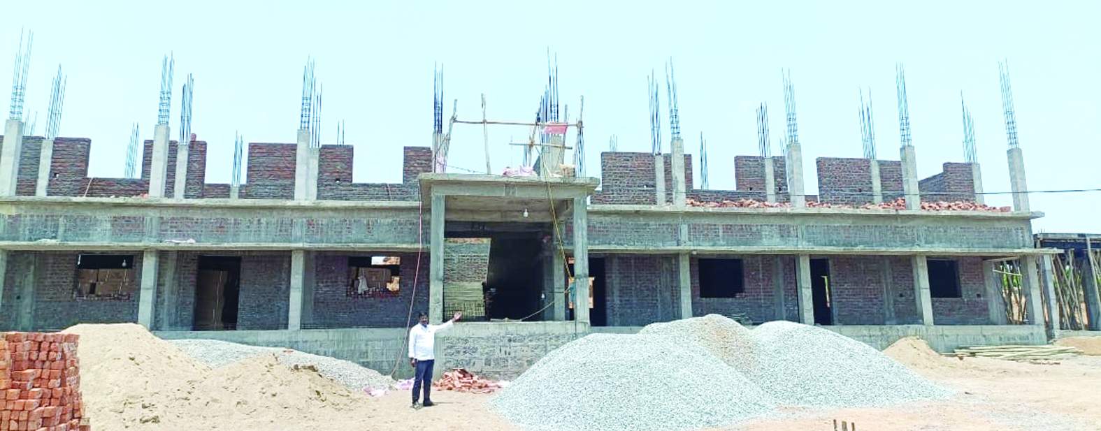 నూతనంగా నిర్మిస్తున్న పాఠశాల