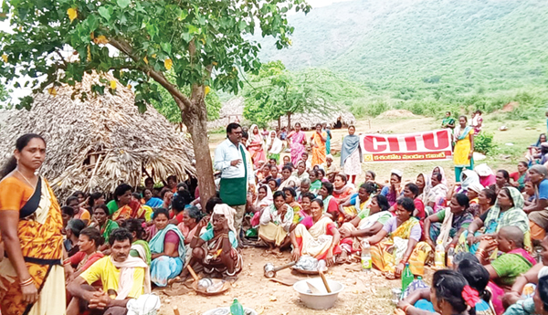 ఉపాధి హామీని కుదించడానికి కేంద్రం కుట్ర