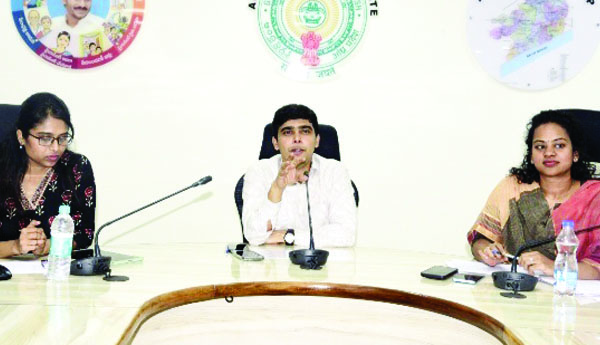 రెవెన్యూ ఉత్తర ప్రత్యుత్తరాలన్నీ ఈ-ఆఫీసులోనే జరగాలి