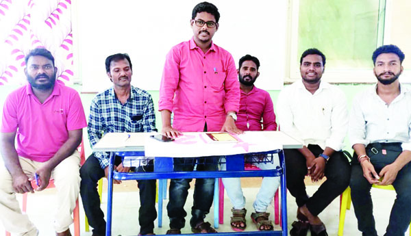 కంపెనీల్లో స్థానికులకు 75 శాతం ఉద్యోగాలు ఇవ్వాలి