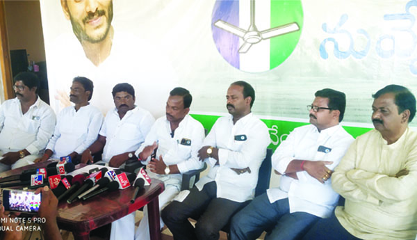 కన్నబాబురాజుపై తప్పుడు ప్రచారం తగదు