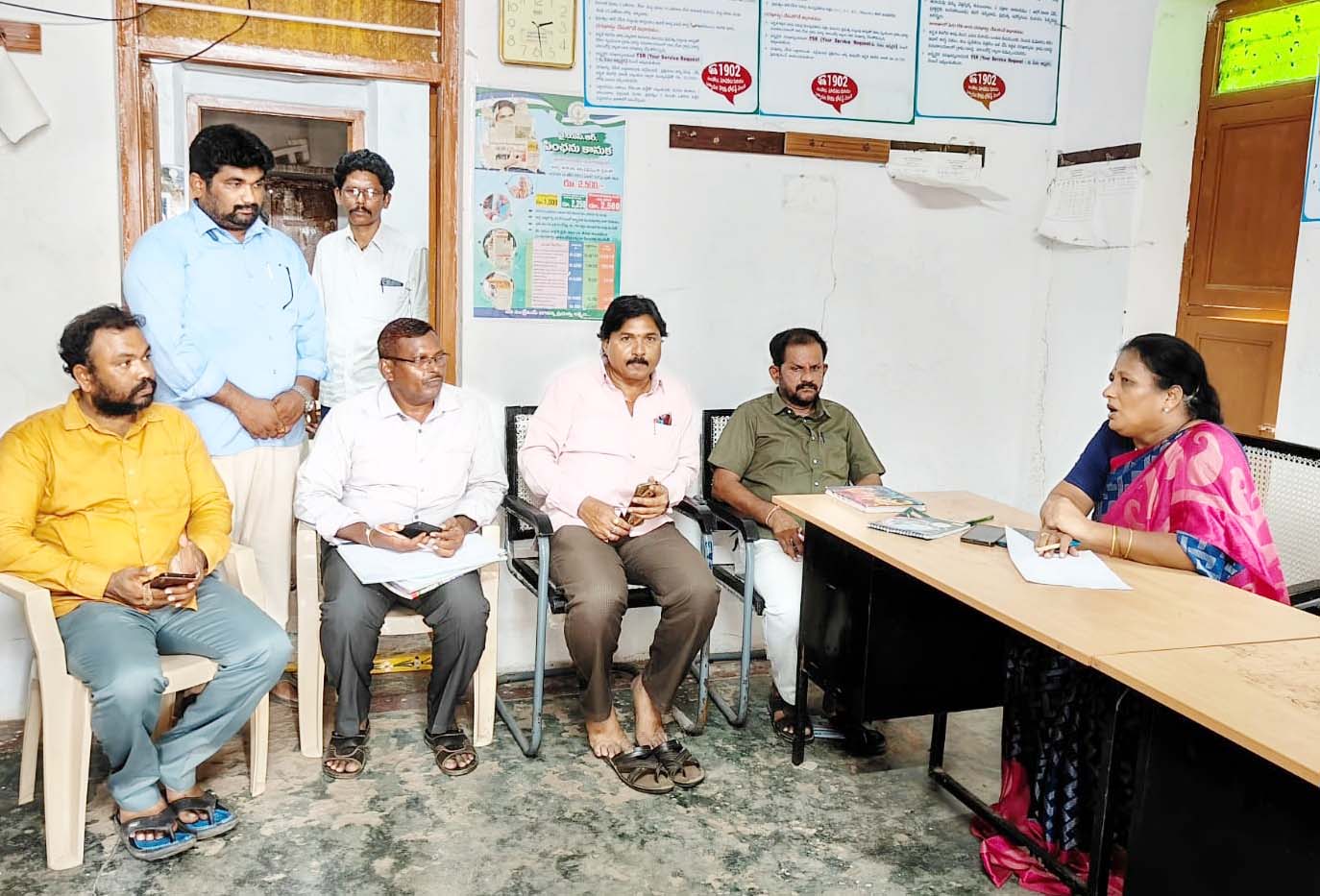 ఆధార్‌ అప్‌డేట్‌ తప్పనిసరి