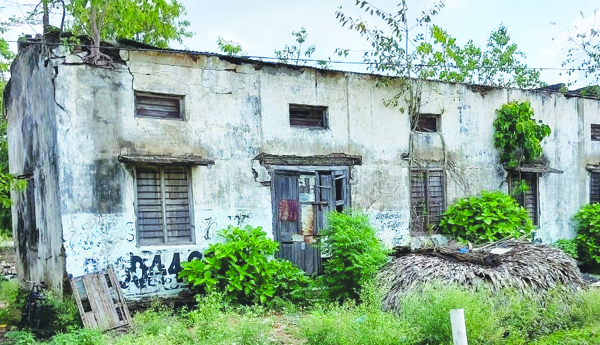 పిఎసిఎస్‌ గోడౌన్‌ తొలగింపు