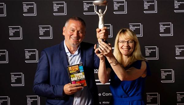 బుకర్‌ప్రైజ్‌ అవార్డును సొంతం చేసుకున్న 'టైమ్‌ షెల్టర్‌'