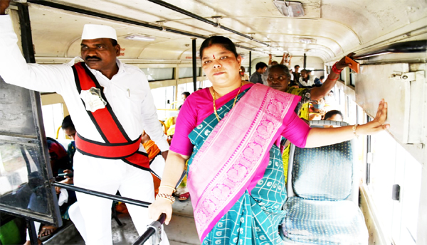 For-pollution-control-in-the-mayors-bus-on-the-commissioners-walkway