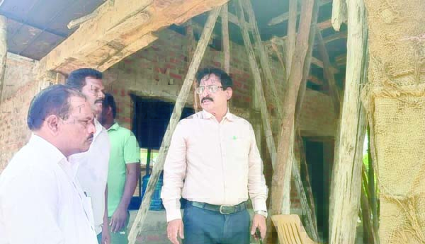 'నాడు- నేడు' పనులు పరిశీలన