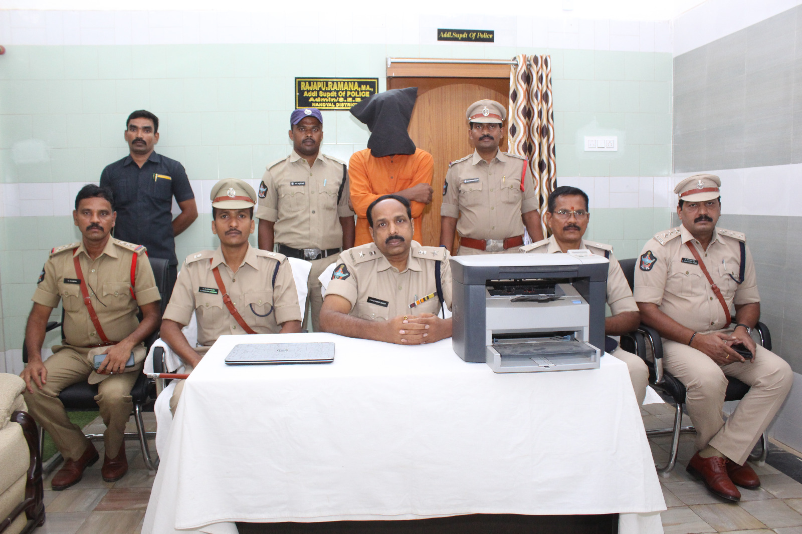 వివరాలు వెల్లడిస్తున్న ఎస్‌పి కె.రఘువీర్‌ రెడ్డి