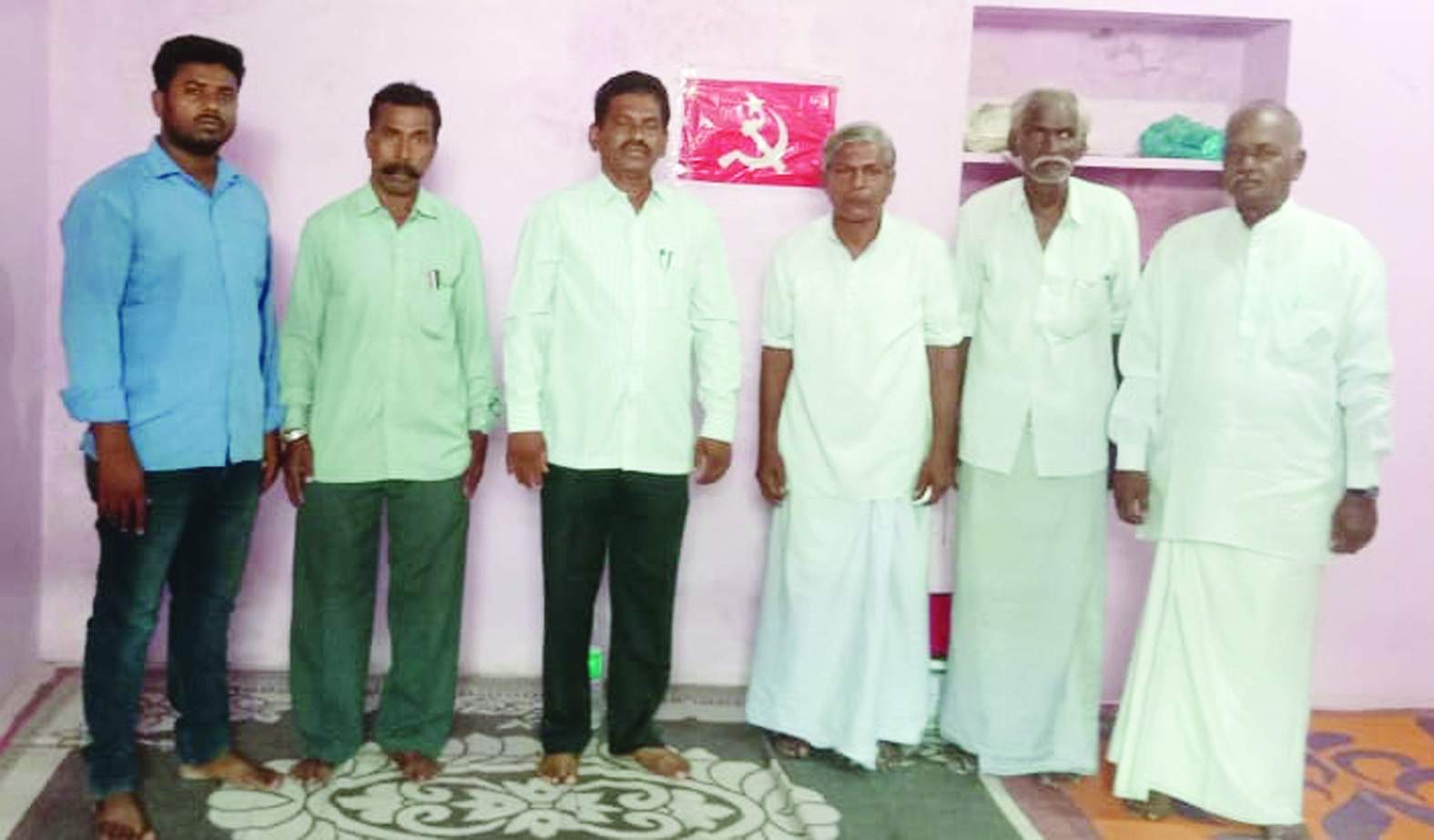సమావేశంలో మాట్లాడుతున్న రామకృష్ణ