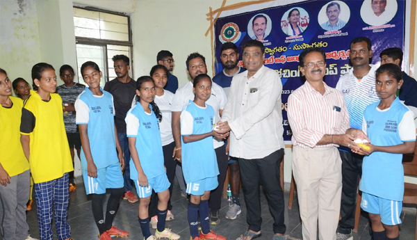 food-distribution-to-sports-persons