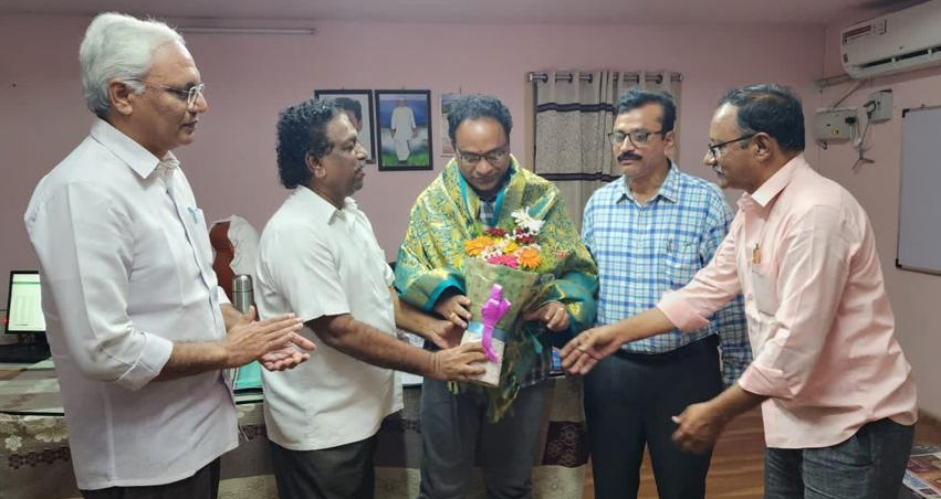 గురుకుల విద్యా సంస్థల సెక్రెటరీకి కెఎస్‌ అభినందన