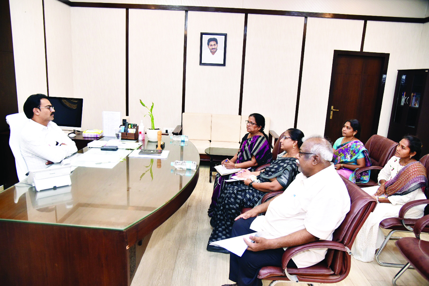 'వాత్సల్య' దరఖాస్తులు సక్రమంగా పరిశీలించాలి