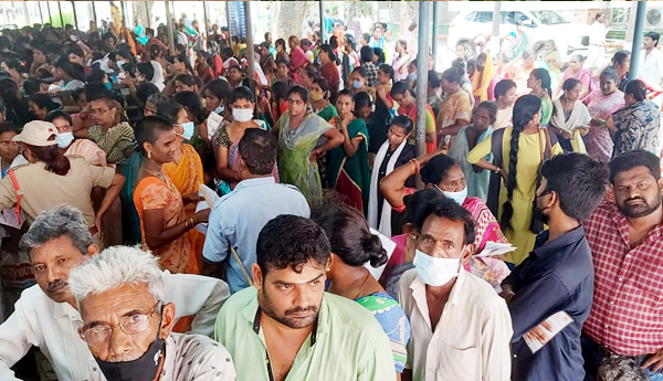 Servers-that-are-not-working-lying-in-the-sun-for-OP