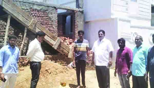 గృహ నిర్మాణాలు పరిశీలన
