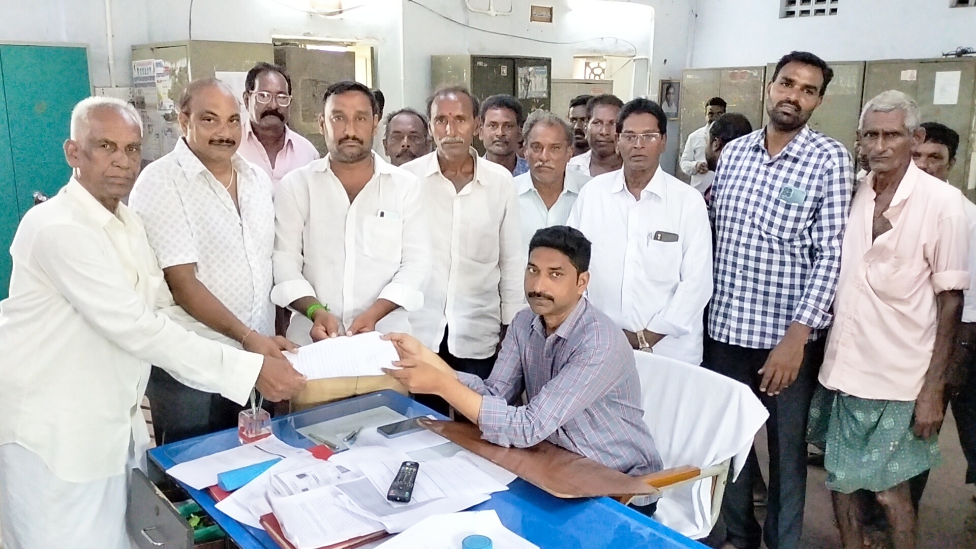 ఆయకట్టు డొంకలో ఆక్రమణలు