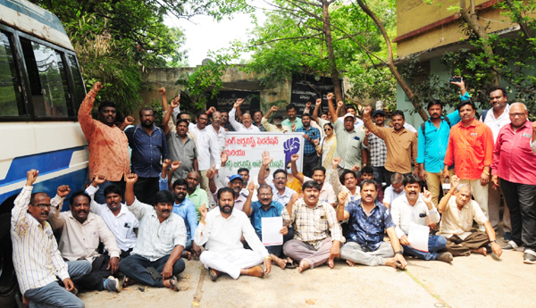 journalist-protest-in-visakha