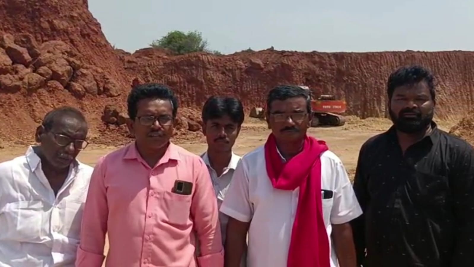 గ్రావెల్‌ గుంతలు పరిశీలన