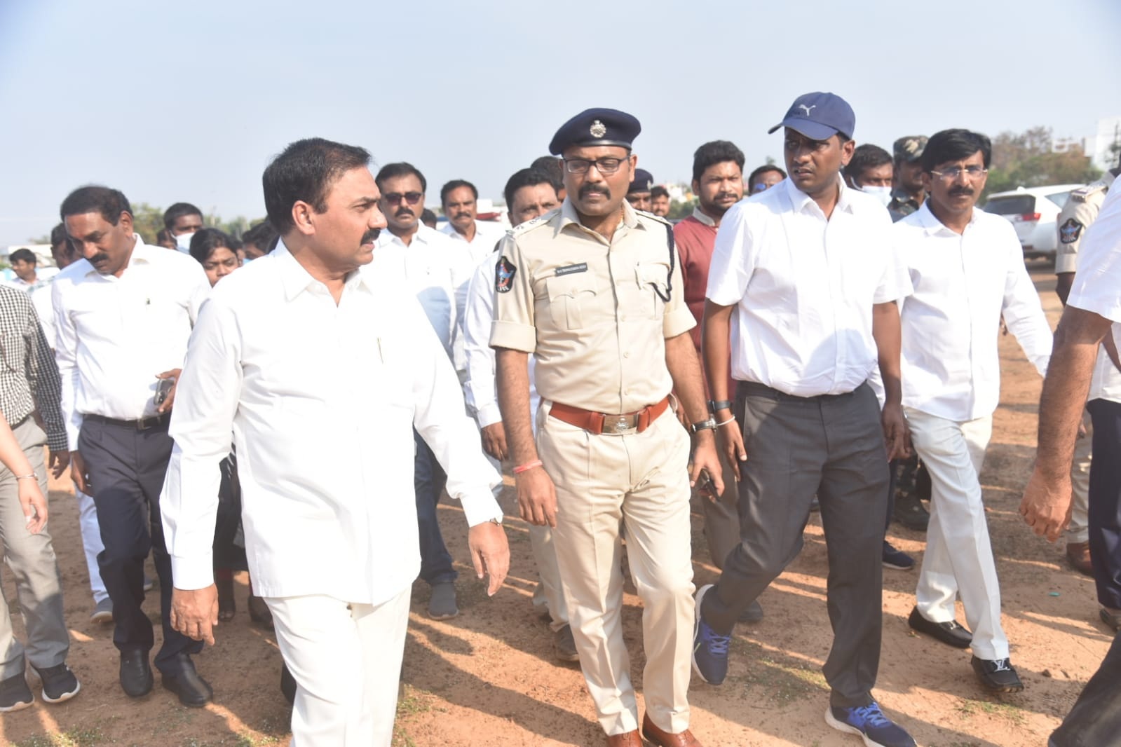 సిఎం పర్యటన విజయవంతం చేయాలి