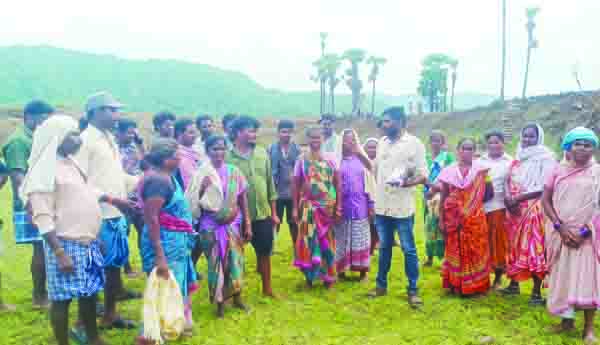 ఉపాధి బకాయిలు చెల్లించాలి