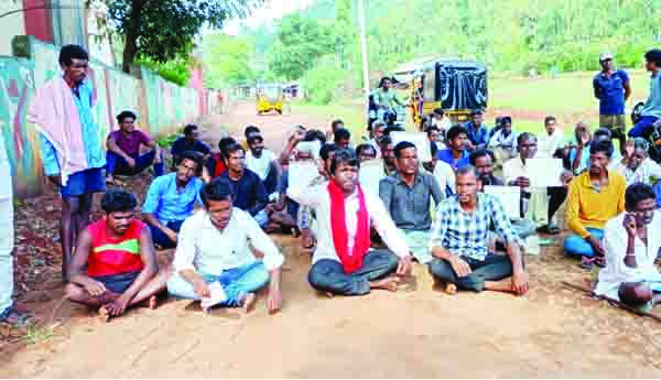 ఎమ్మెల్యే ఫాల్గుణకు నిరసన సెగ