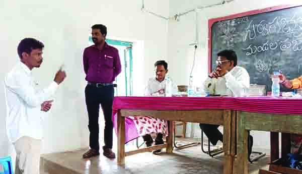  మండల సమావేశంలో సభ్యుల గళం