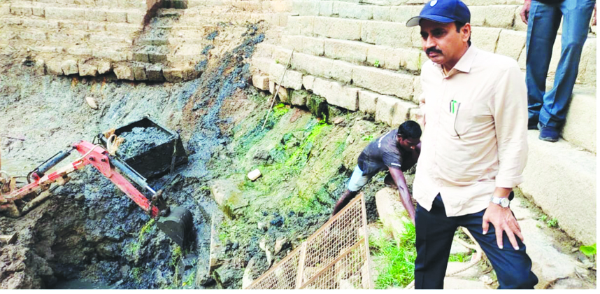 పెద్దకోనేరు మరమ్మతు పనుల పరిశీలన