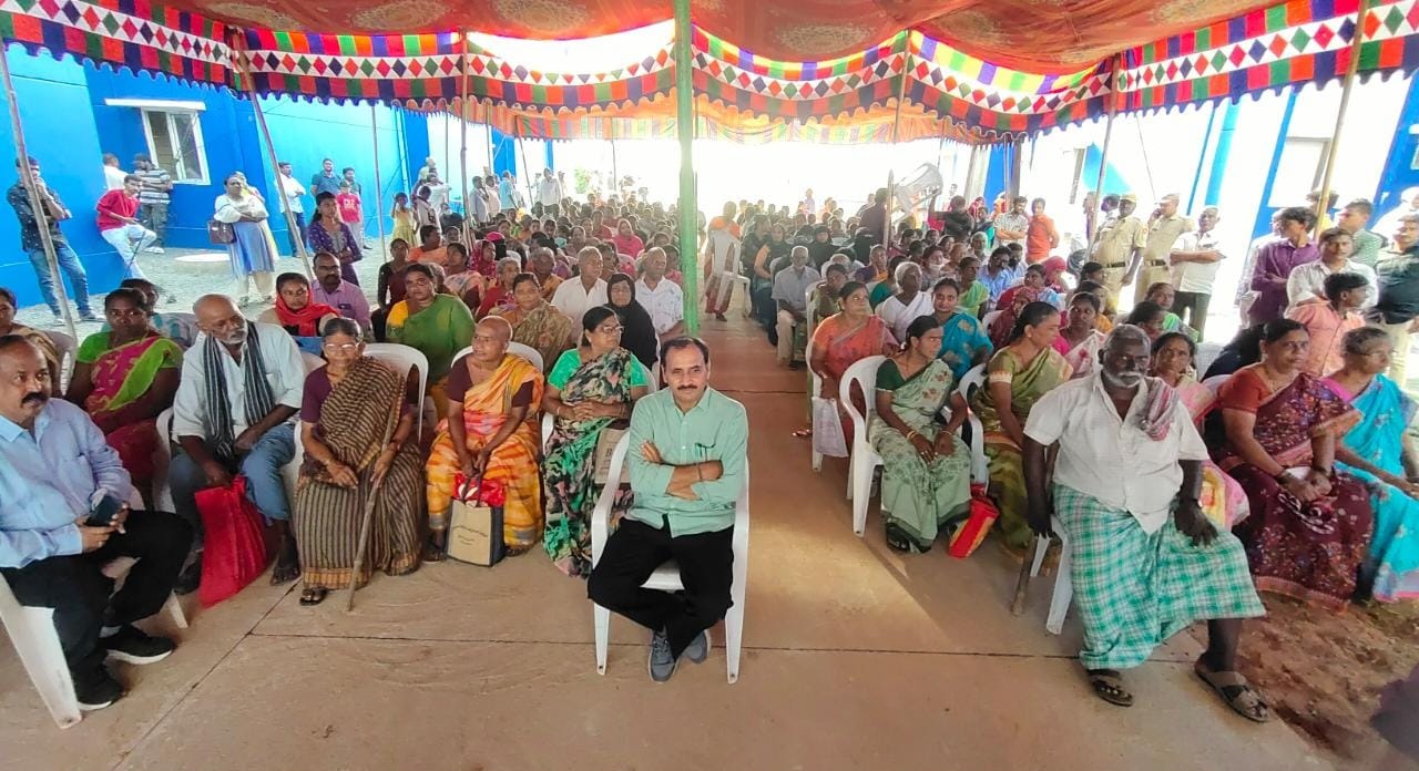 నిడమర్రు, నవులూరులో టిడ్కో ఇళ్ల పట్టాలు పంపిణీ