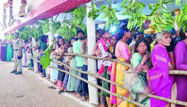 వైభవంగా మోదకొండమ్మ ఉత్సవాలు