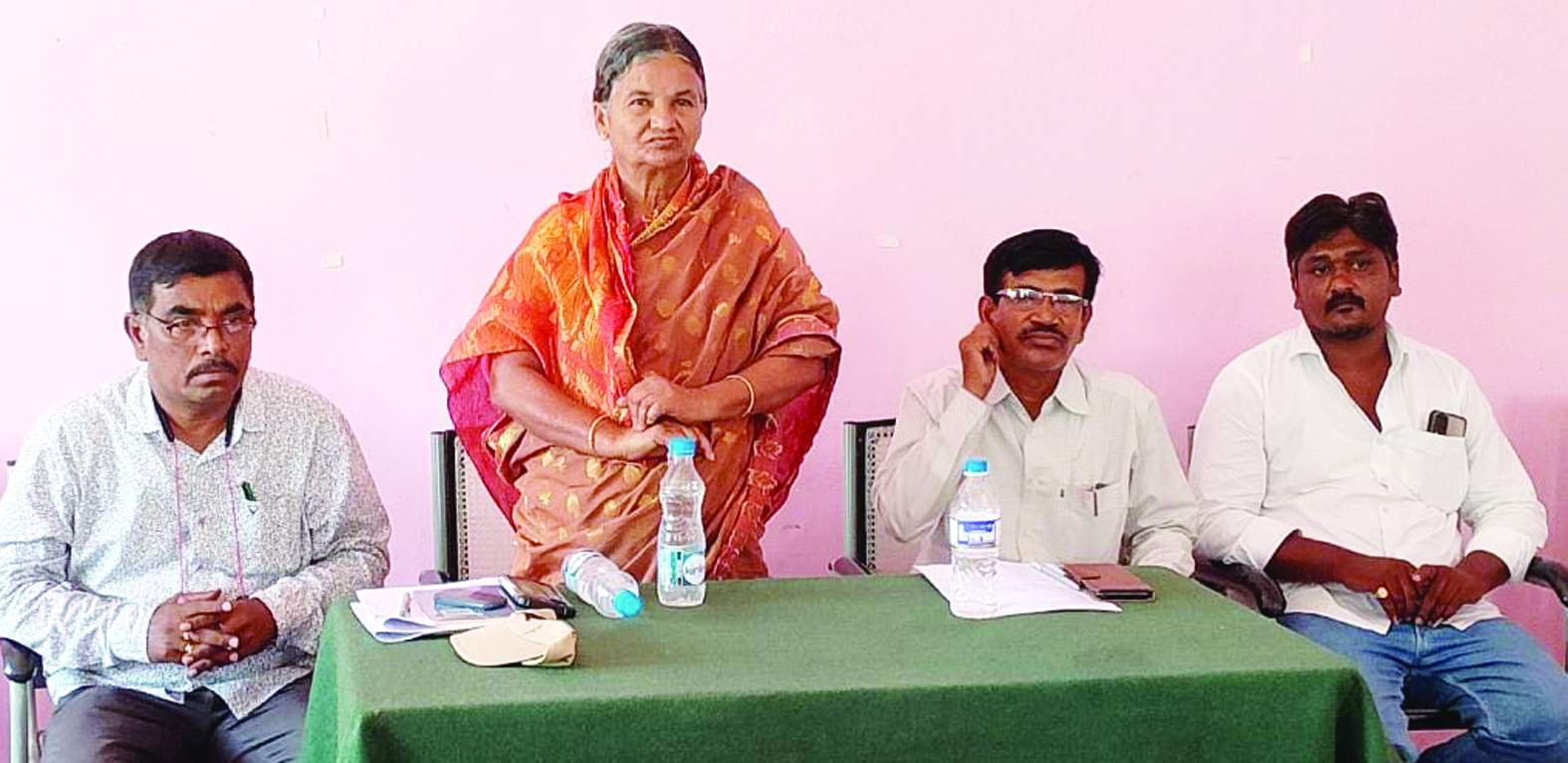 మాట్లాడుతున్న ఎంపిపి లక్ష్మీ దేవమ్మ