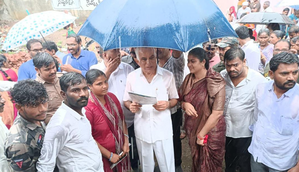 oppose-mla-kannababu-visit