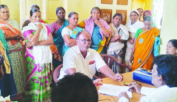 జగనన్న చేయూత డబ్బులు ఇప్పించాలని మొర