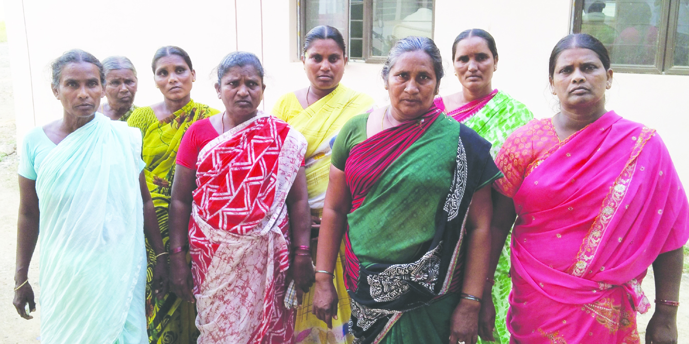 'జగనన్న చేయూత' డబ్బులు ఇవ్వండి సారూ!