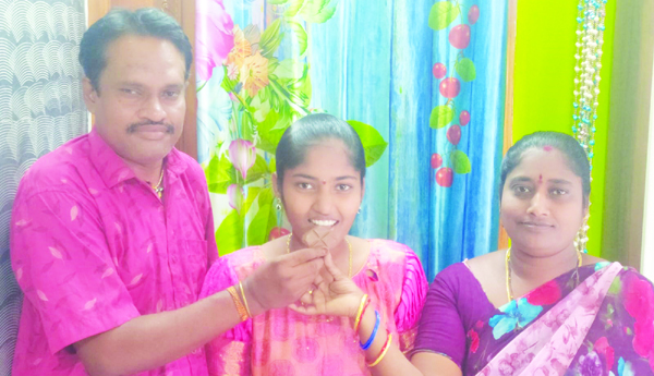 వలపర్ల హైస్కూల్‌ విద్యార్థిని ప్రతిభ