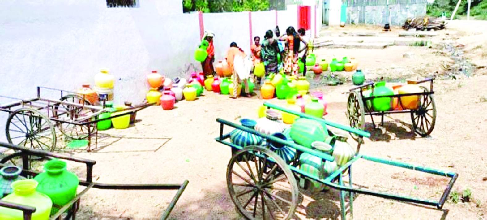 ఇబ్బందులు పడుతున్న ప్రజలు