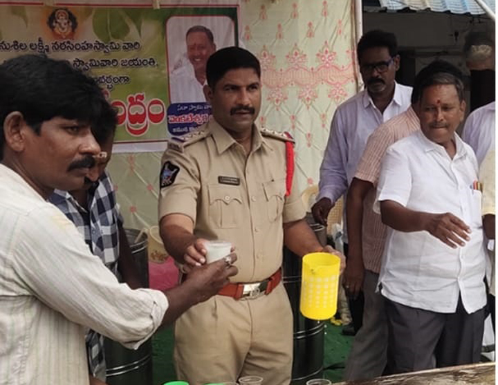 మజ్జిగ చలివేంద్రం ప్రారంభం