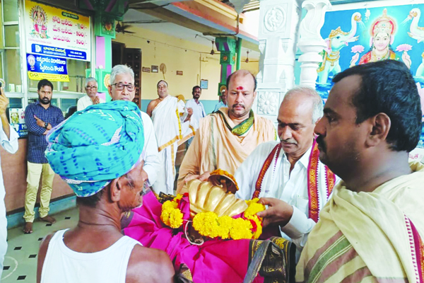 ఘనంగా తొలి గరగల ఉత్సవం