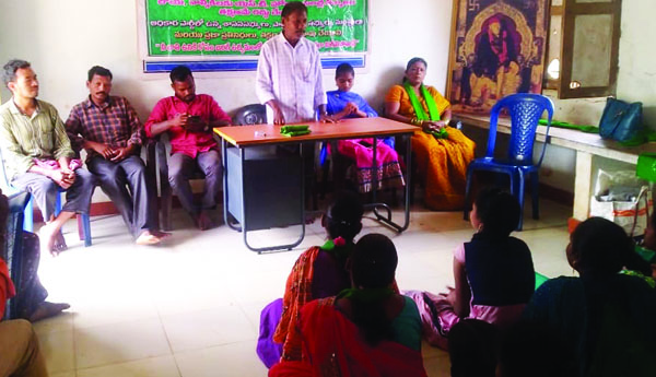 అధికార పార్టీ బెదిరింపులు ఆపాలి