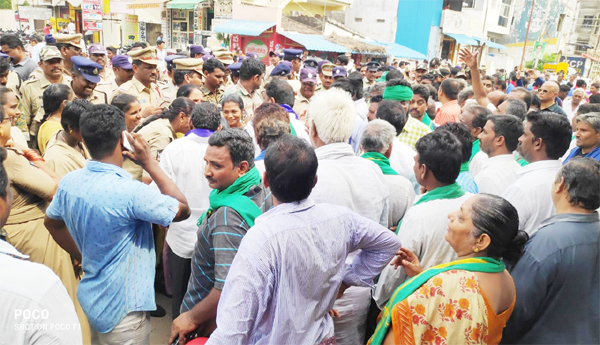 Police-vigil-at-Tullur-Rythu-Diksha-camp