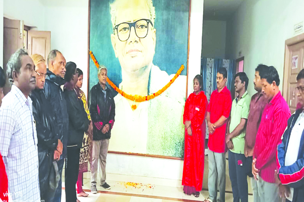 పుచ్చలపల్లి సుందరయ్యకు నివాళి