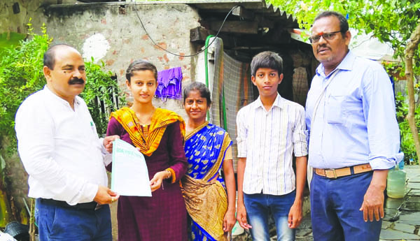 తక్కువ ఫీజుతో బంగారు భవితకు బాటలు