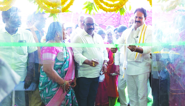 చేయూత మహిళా మార్టు ప్రారంభం