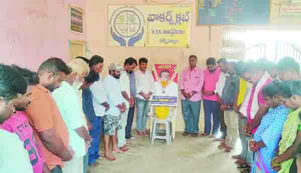 సత్తిబాబు స్ఫూర్తితో పోరాటం