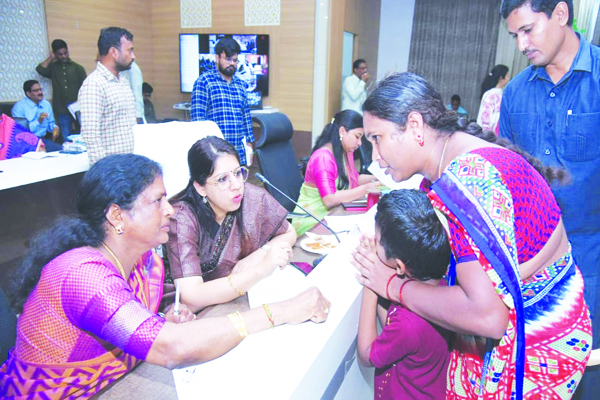 స్పందనలకు అర్జీల వెల్లువ