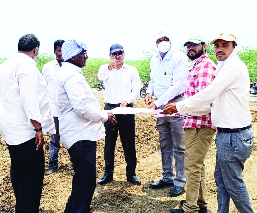 నెక్కల్లు,అనంతవరం లే అవుట్‌ల పరిశీలన