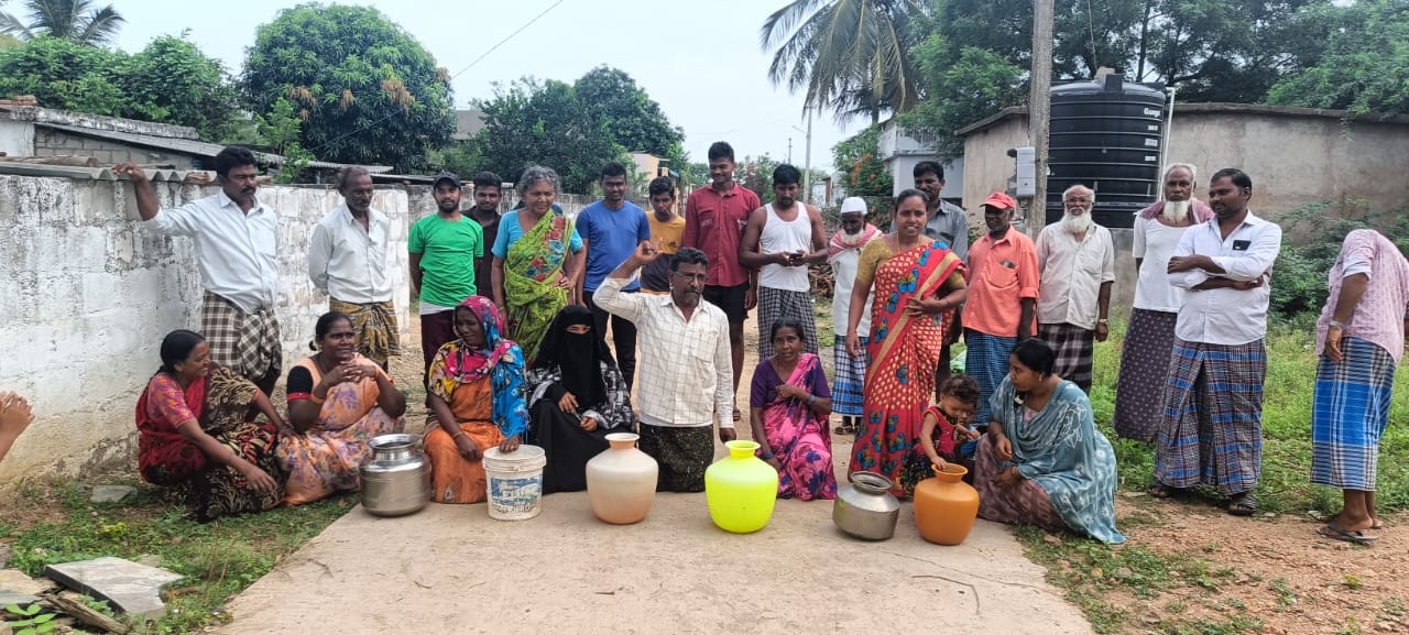 ఖాళీ బిందెలతో మహిళల నిరసన